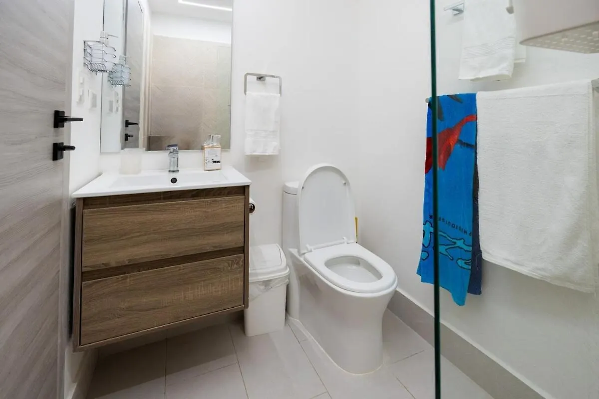 Modern Apartment, On-Site Pool بونتا كانا شقة